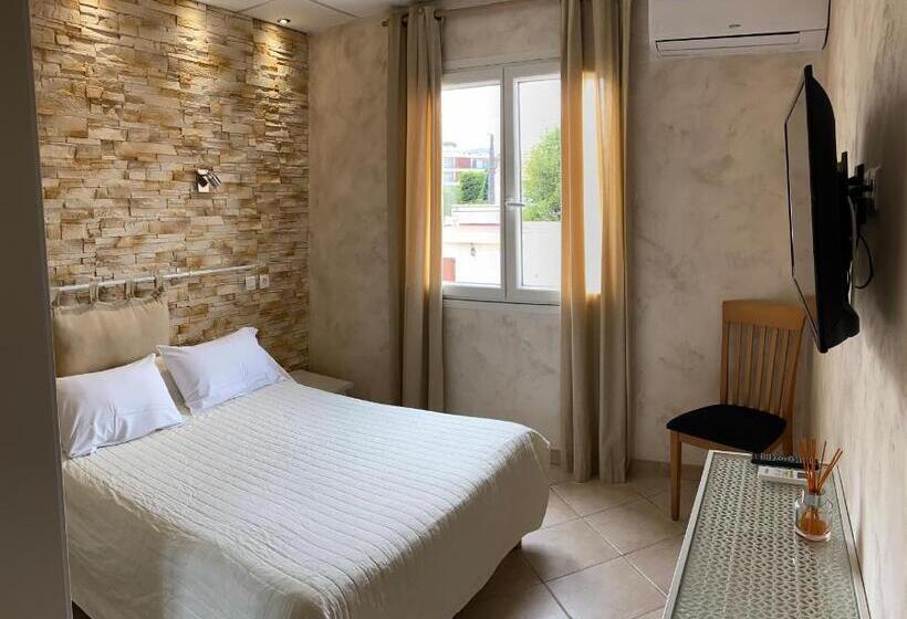 חדר סטנדרט, Hôtel Le Derby