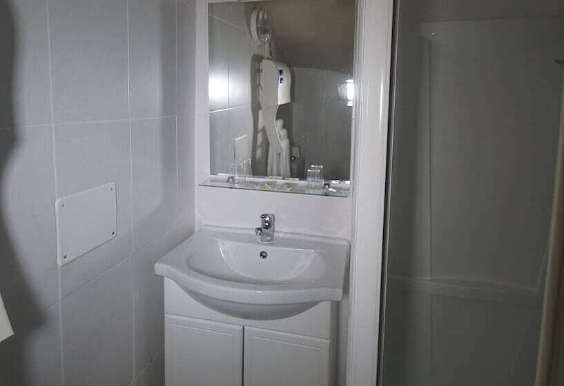 חדר סטנדרט, Hôtel Le Derby