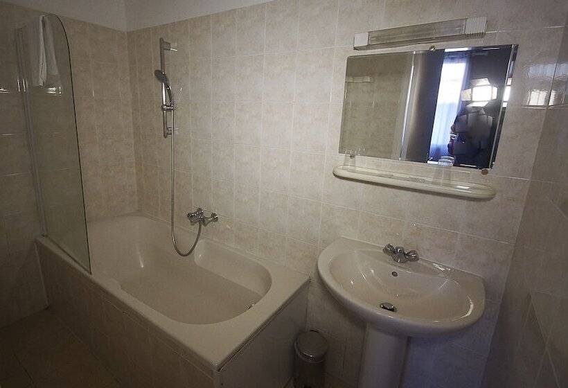 Номер Стандарт, Hôtel Le Derby