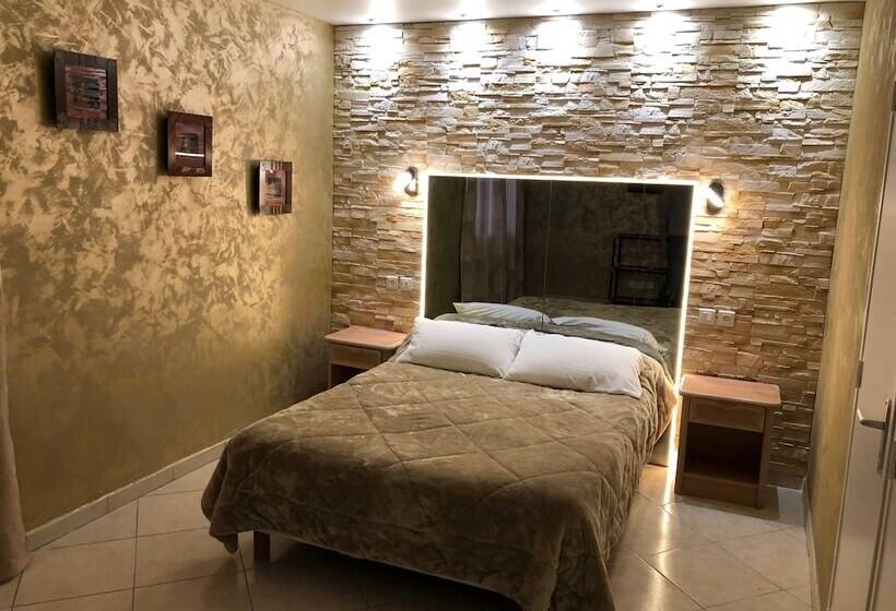 Номер Стандарт, Hôtel Le Derby