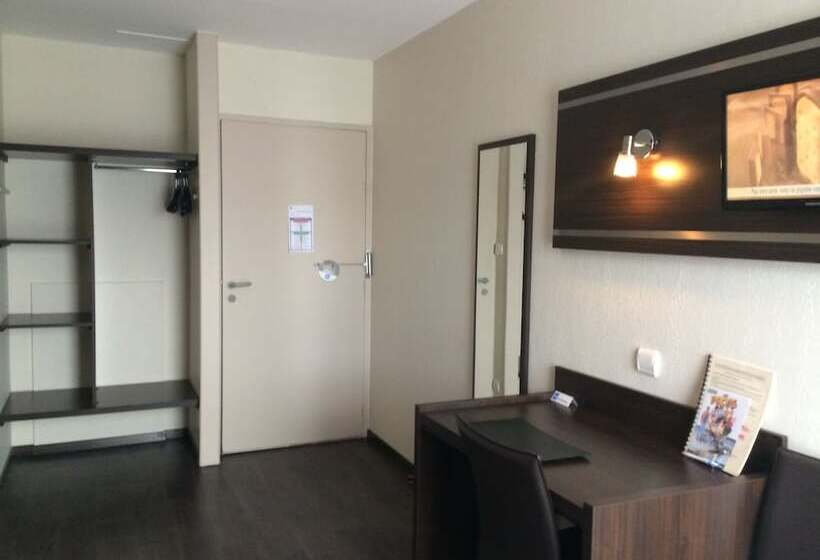 חדר סטנדרט, Hôtel Restaurant Le Calice Du Gevaudan   A75