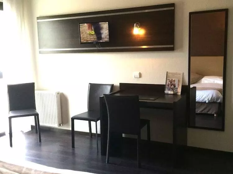 スタンダードルーム, Hôtel Restaurant Le Calice Du Gevaudan A75