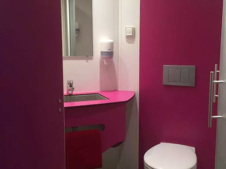 اتاق استاندارد, Kyriad Direct Saintes
