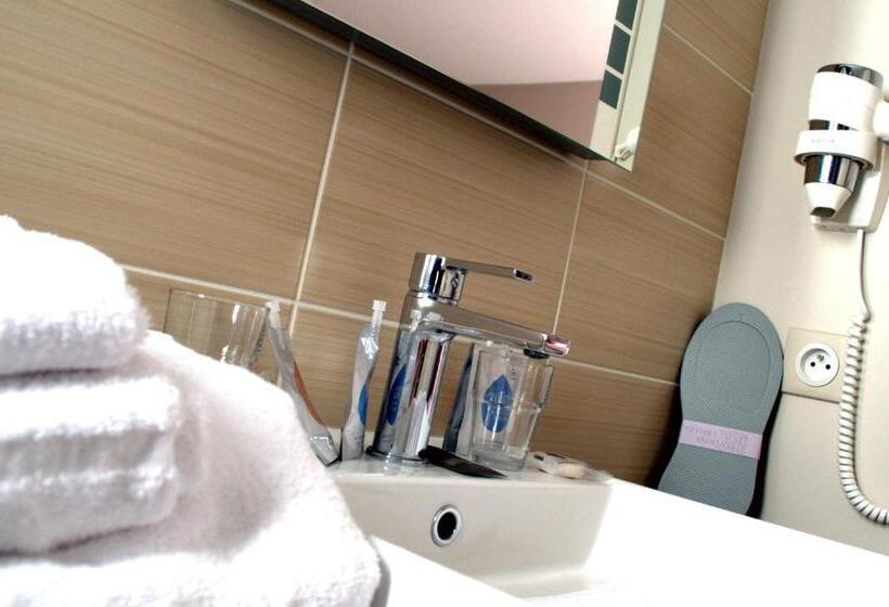 Номер Стандарт, Kyriad Prestige Vannes Centre  Palais Des Arts