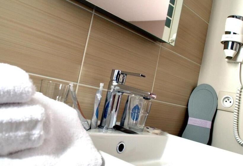 Номер Superior, Kyriad Prestige Vannes Centre  Palais Des Arts