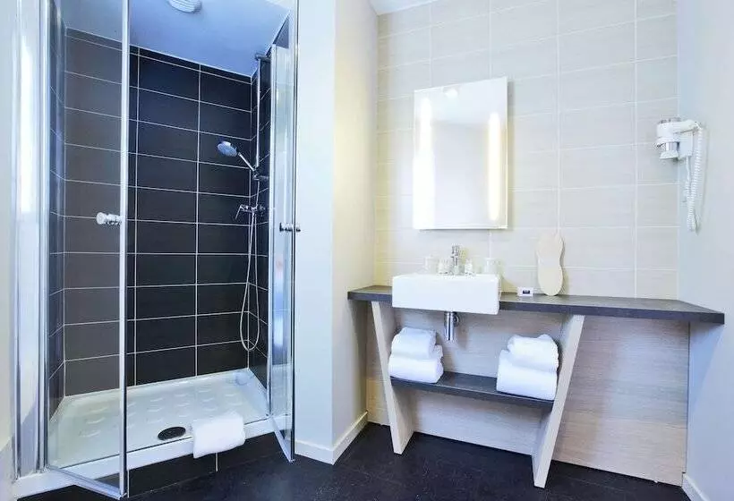 اتاق استاندارد با تخت دوبل, Kyriad Prestige Vannes Centre Palais Des Arts