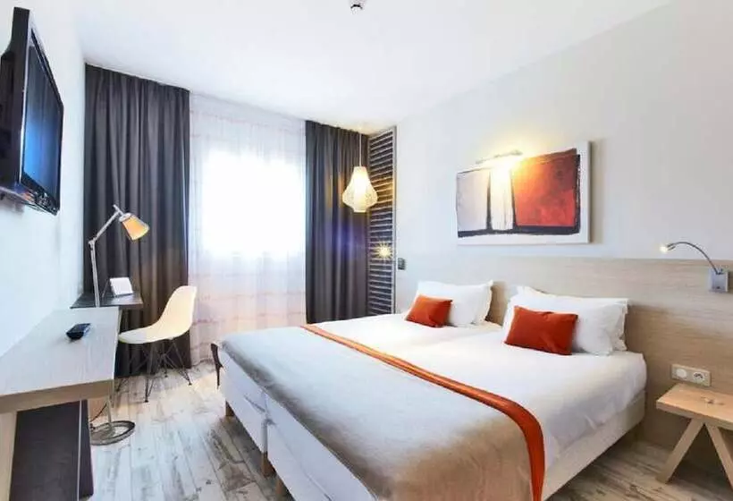 اتاق استاندارد با تخت دوبل, Kyriad Prestige Vannes Centre Palais Des Arts