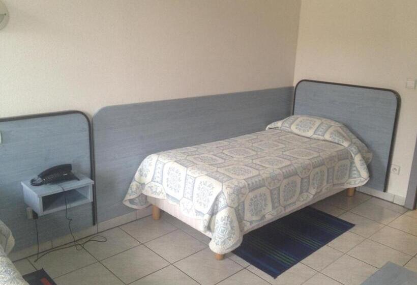 اتاق استاندارد سه نفره, Le Strasbourg