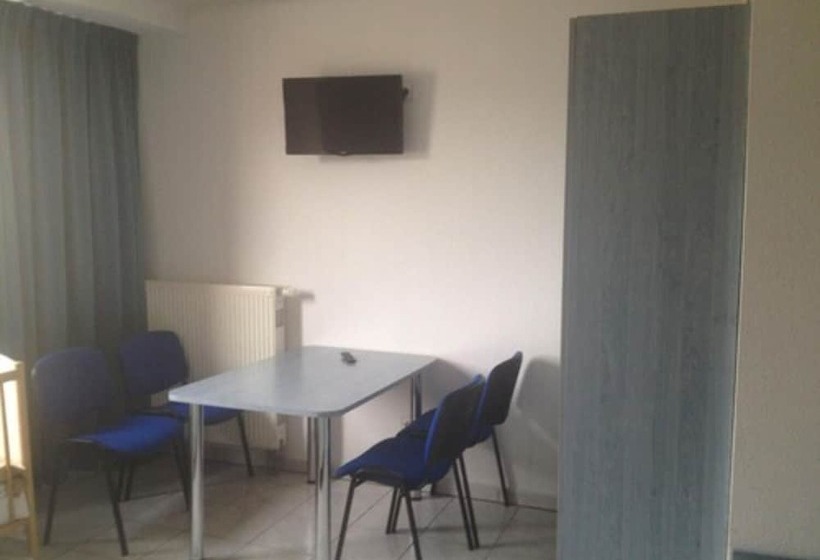 スタンダードトリプルルーム, Le Strasbourg