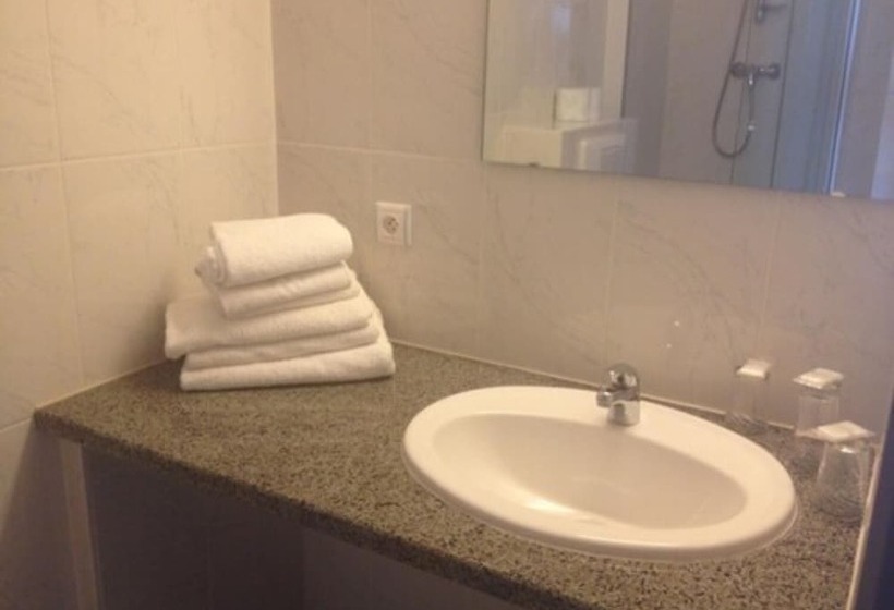 スタンダードトリプルルーム, Le Strasbourg