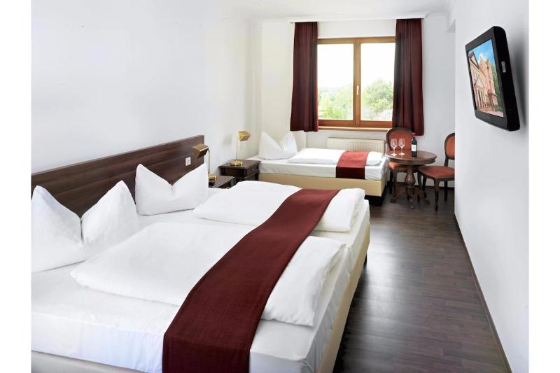 标准三人间, Marc Aurel