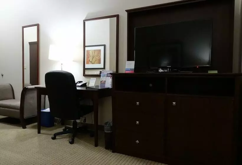 スイート, Ramada By Wyndham Weyburn