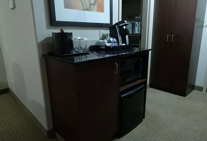 スイート, Ramada By Wyndham Weyburn