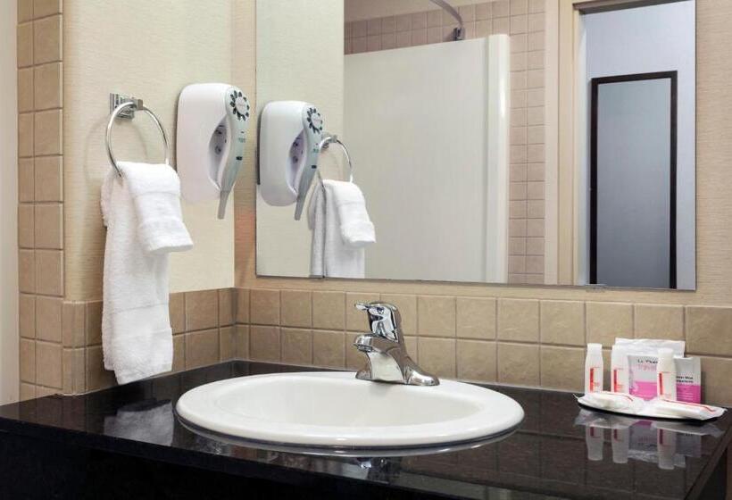 スイート, Ramada By Wyndham Weyburn