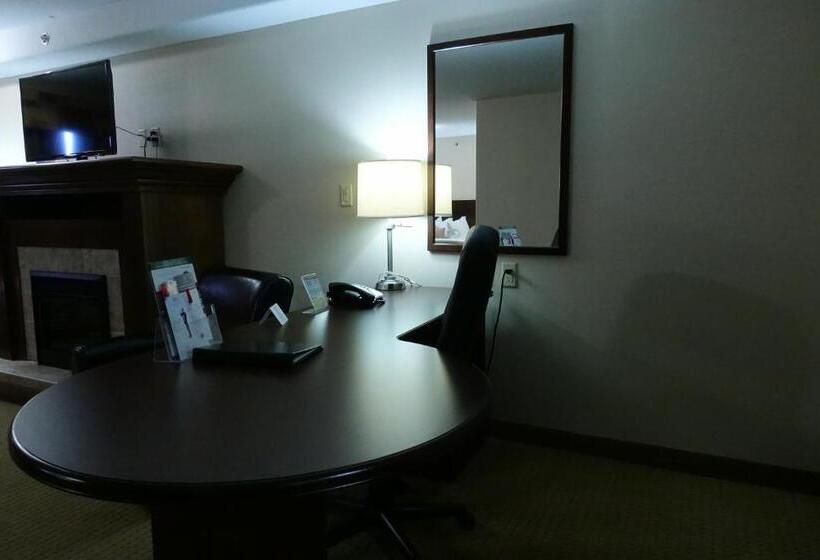 Люкс, Ramada By Wyndham Weyburn