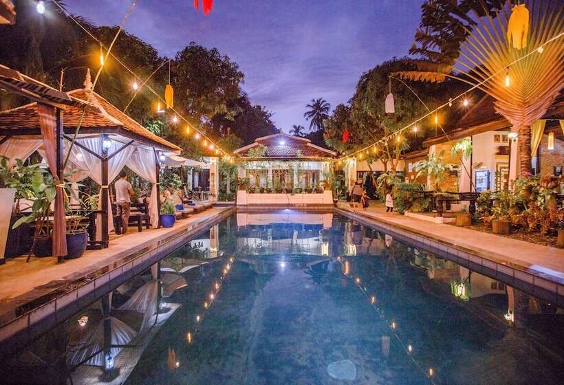 キングサイズベッドのスーペリアルーム, The Sanctuary Villa Battambang