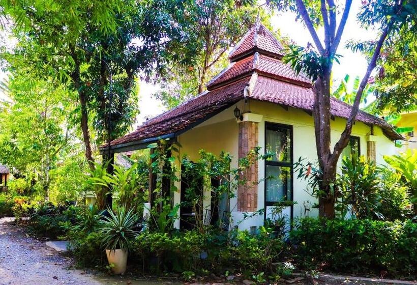 デラックスルーム, The Sanctuary Villa Battambang