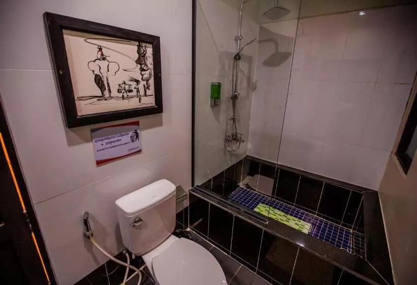 اتاق سوپریور با تخت بزرگ, The Sanctuary Villa Battambang