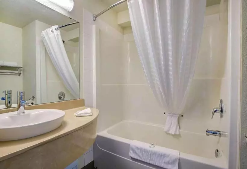 スタンダード４人部屋, Motel 6grande Prairie, Ab