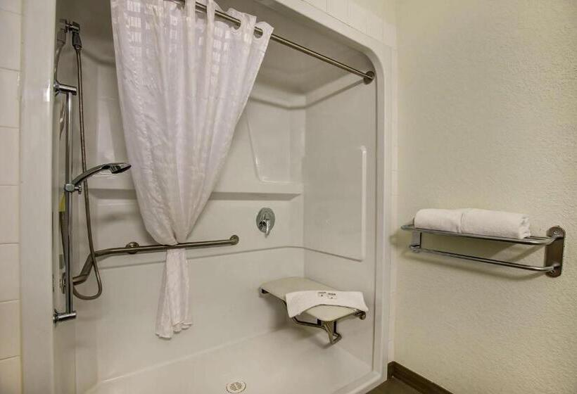 身障者適用スタンダードルーム, Motel 6grande Prairie, Ab