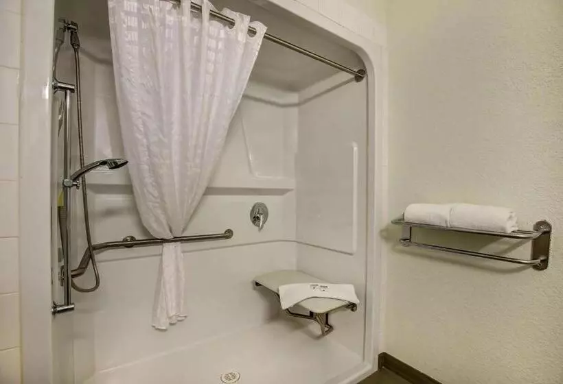 身障者適用スタンダードルーム, Motel 6grande Prairie, Ab