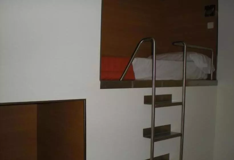 اتاق استاندارد چهار تخته, Albergue Inturjoven Torremolinos
