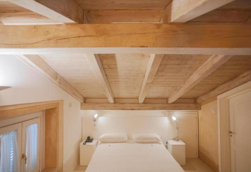 高级大房间, Casino Ridola