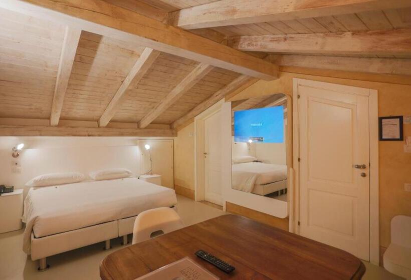 高级大房间, Casino Ridola