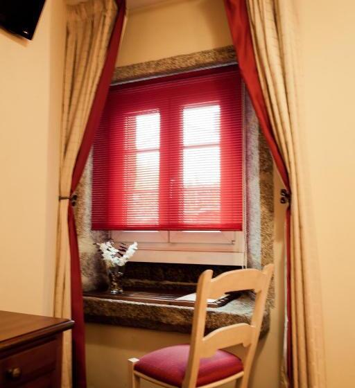 스탠다드 룸, Fonte De San Roque