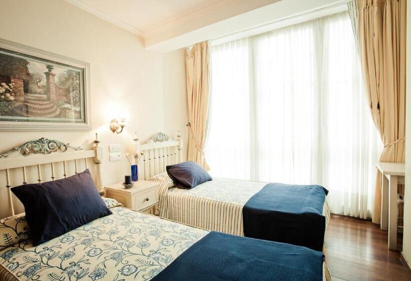 스탠다드 룸, Fonte De San Roque