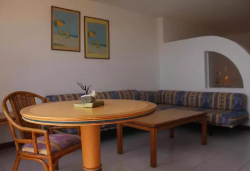 سوییت با چشم‌انداز دریا, Hippocampus Vacation Club