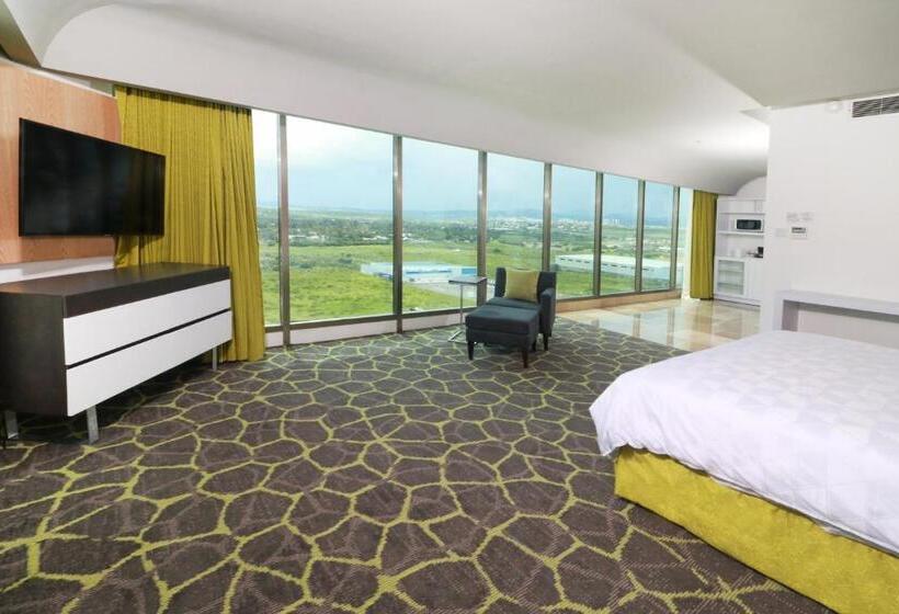 مجموعه ویستا شهر, Holiday Inn Queretaro Zona Krystal, An Ihg