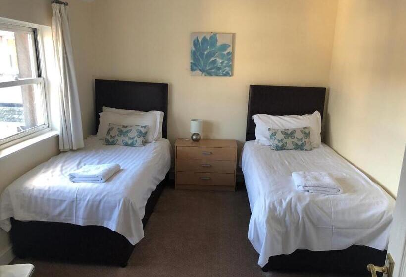 Casă 2 Dormitoare, Irton Hall