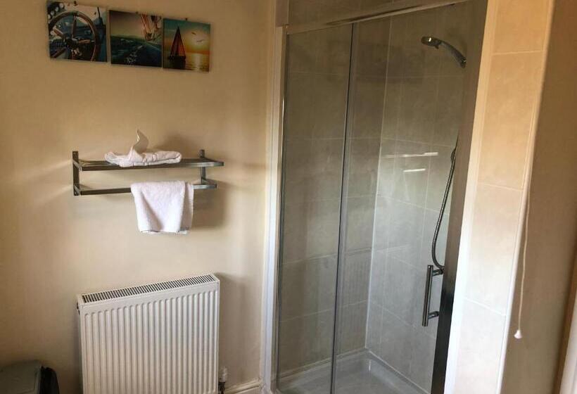 Casă 2 Dormitoare, Irton Hall