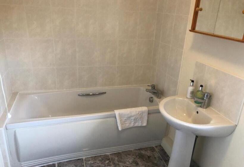 Casă 2 Dormitoare, Irton Hall