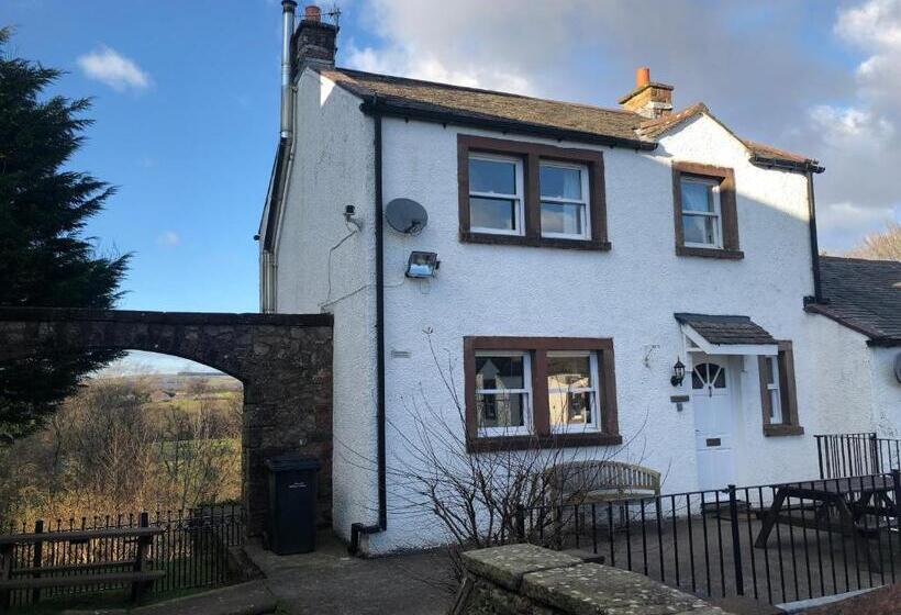 Casă 2 Dormitoare, Irton Hall