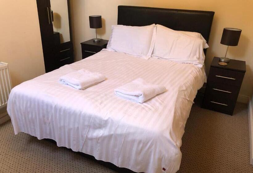 5 Bedroom Apartment, Irton Hall
