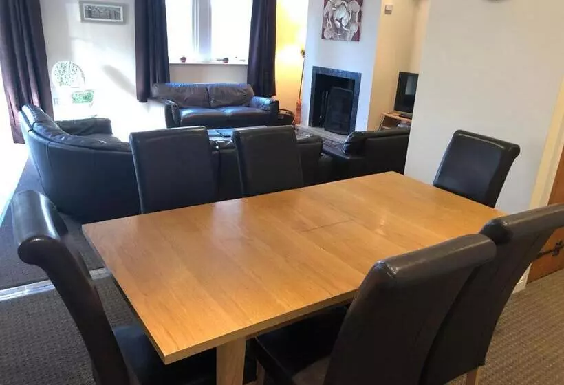 5 Bedroom Apartment, Irton Hall
