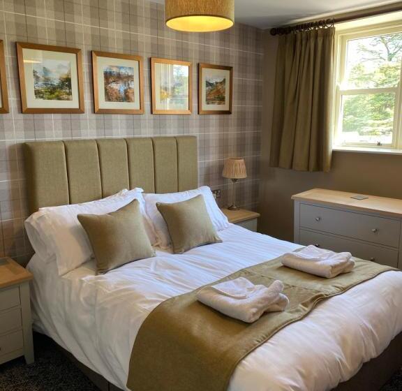 Casă 3 Dormitoare, Irton Hall