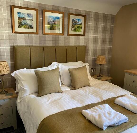 Casă 3 Dormitoare, Irton Hall