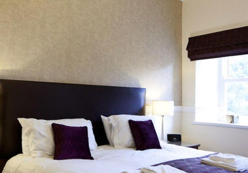 Cameră Executivă, Irton Hall