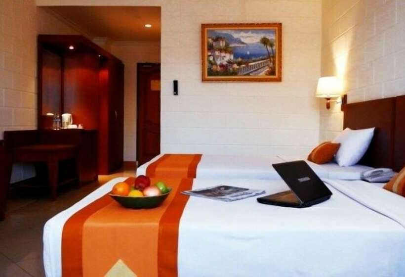 חדר סופריור, Mega Lestari