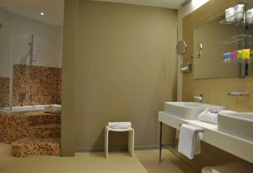 חדר סופריור, Poseidon