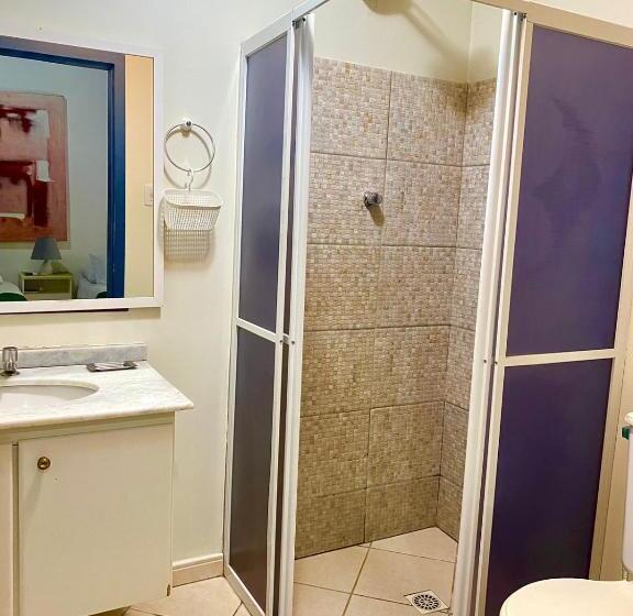 חדר לארבעה סטנדרטי עם מרפסת, Pousada Bizkaia