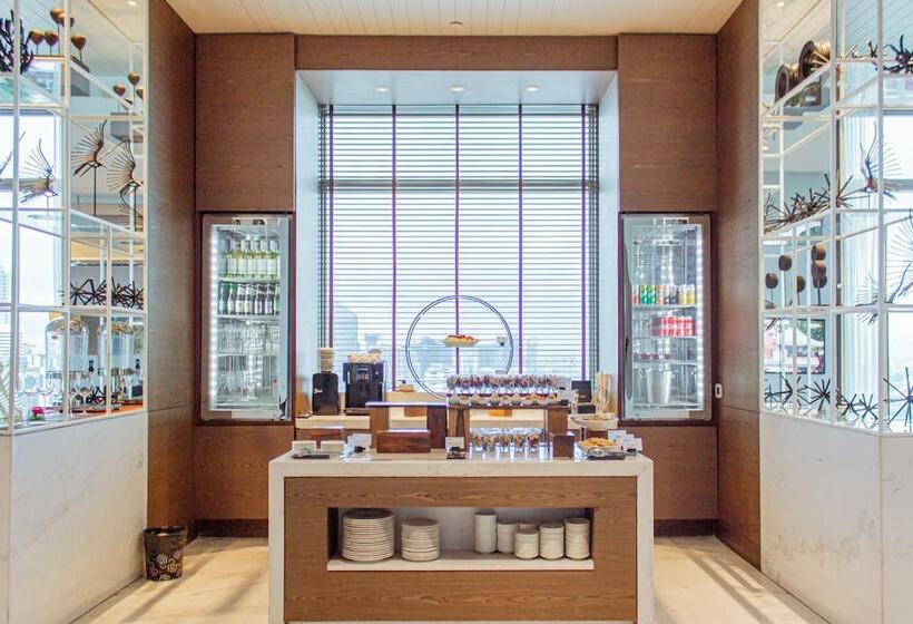 سوییت جونیور, Radisson Blu Plaza Bangkok