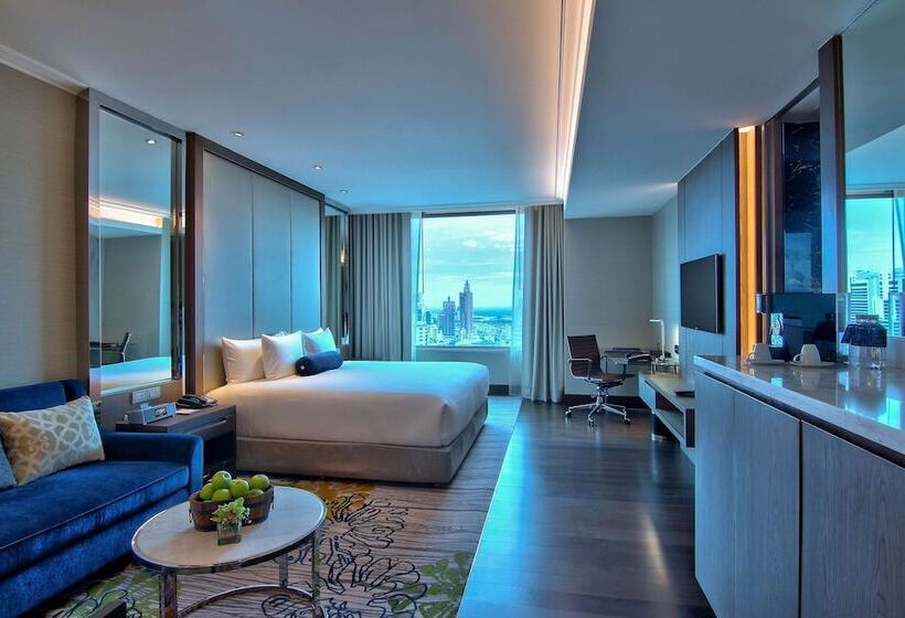 سوییت جونیور, Radisson Blu Plaza Bangkok