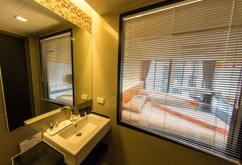 Studio Economy, Isanook Bangkok