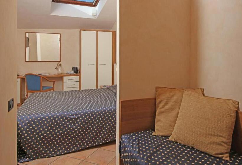 חדר סטנדרט לשלושה, San Rocco Relais