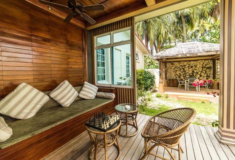 ویلای استاندارد 3 خوابه, Reveries Maldives