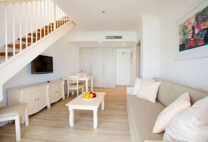 Королевские апартаменты с 1 спальней, Viva Cala Mesquida Resort & Spa